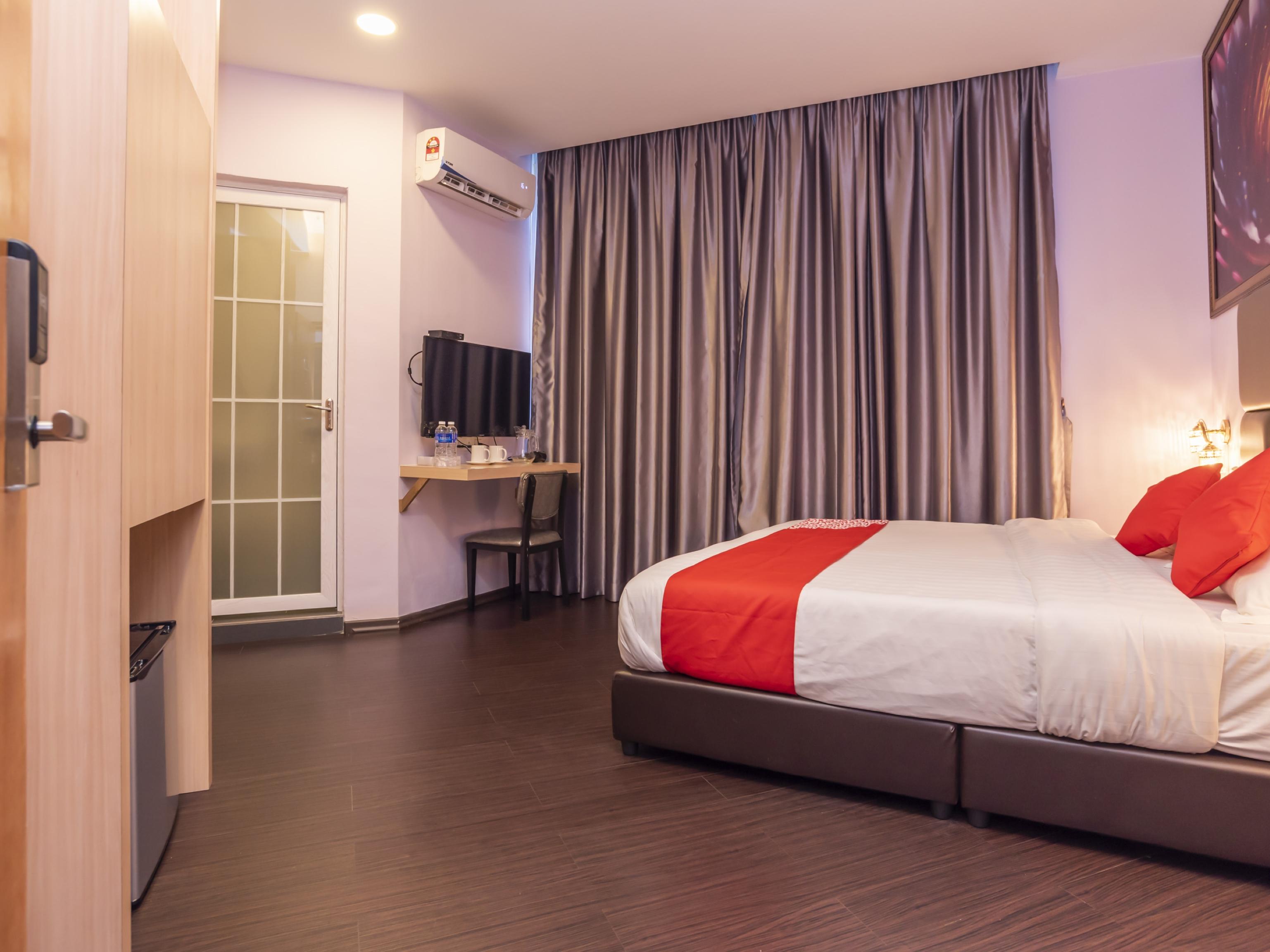 Zenz Hotel Kulai Kültér fotó
