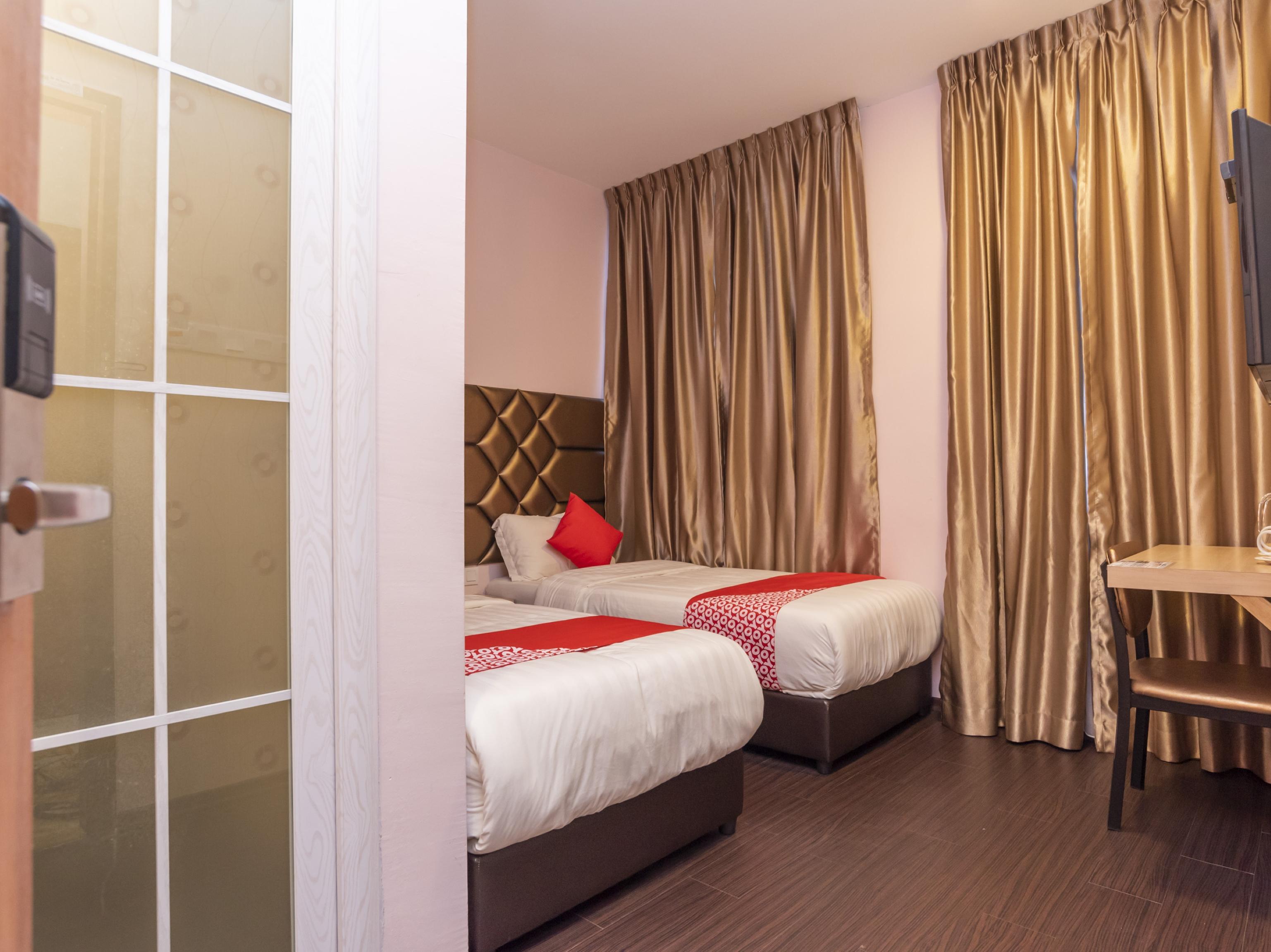 Zenz Hotel Kulai Kültér fotó