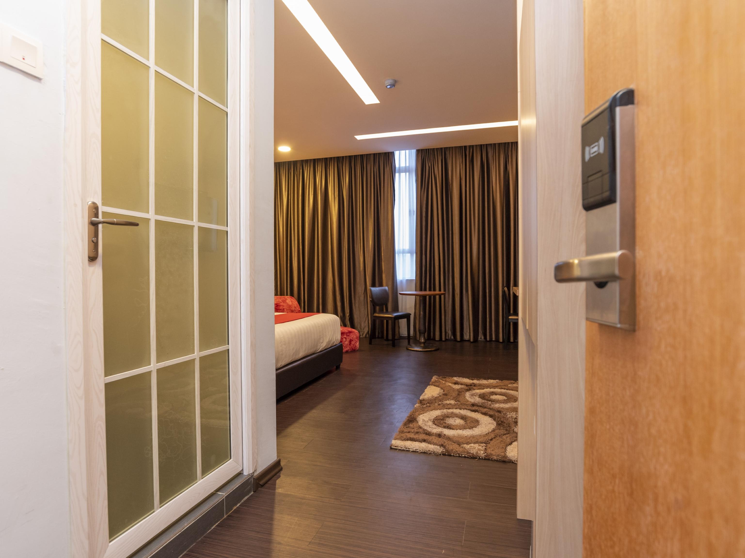 Zenz Hotel Kulai Kültér fotó