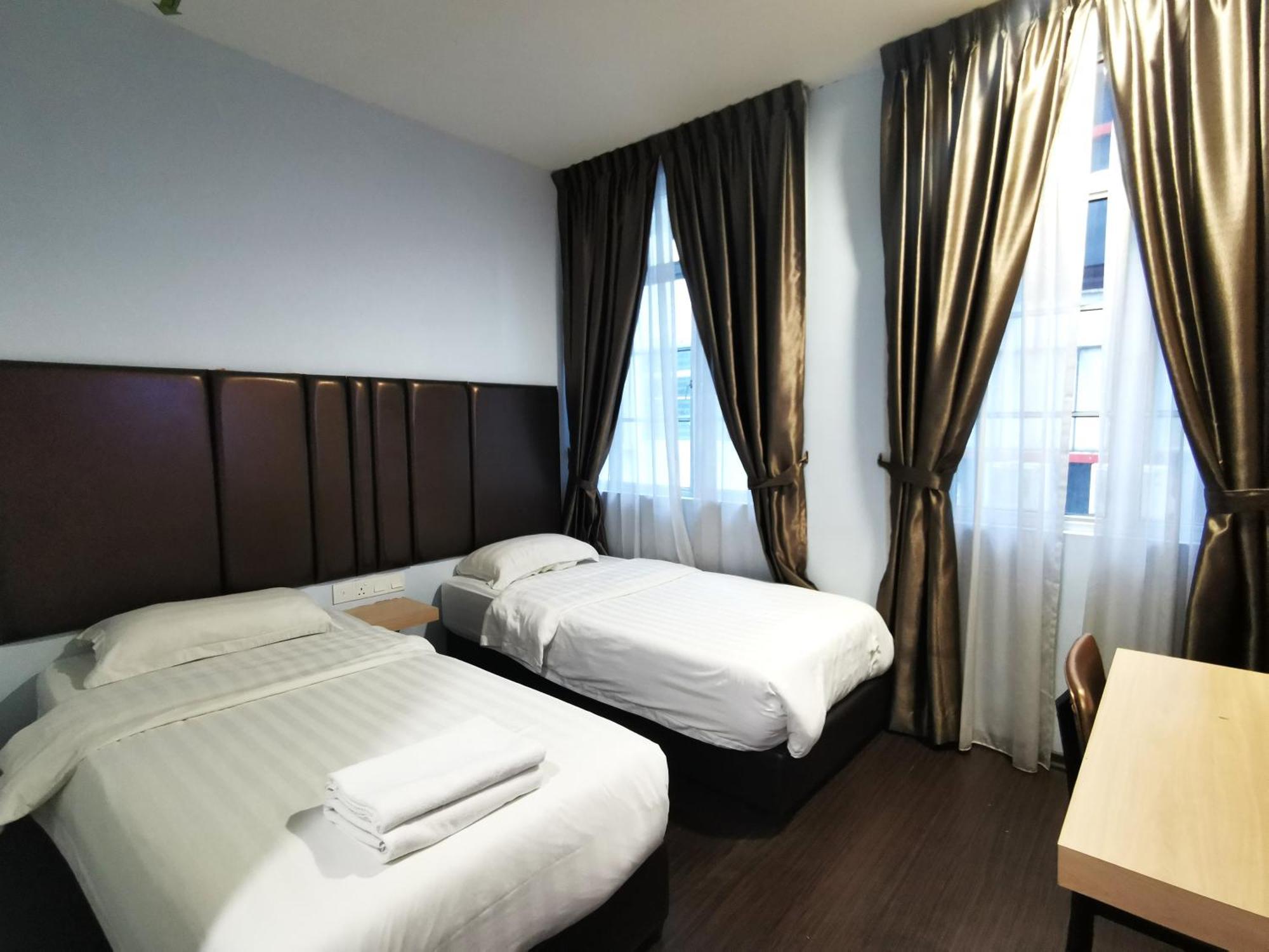 Zenz Hotel Kulai Kültér fotó