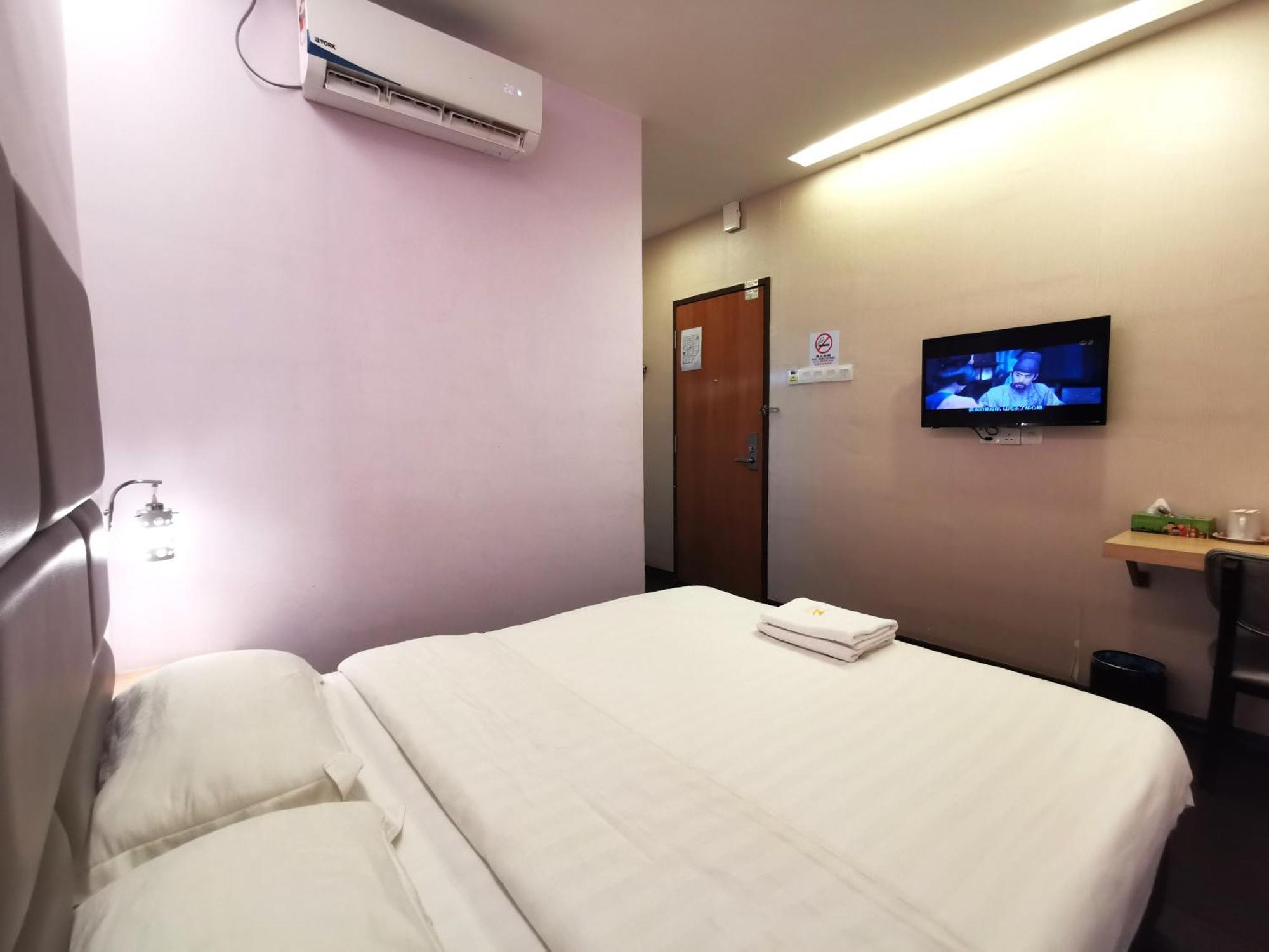 Zenz Hotel Kulai Kültér fotó