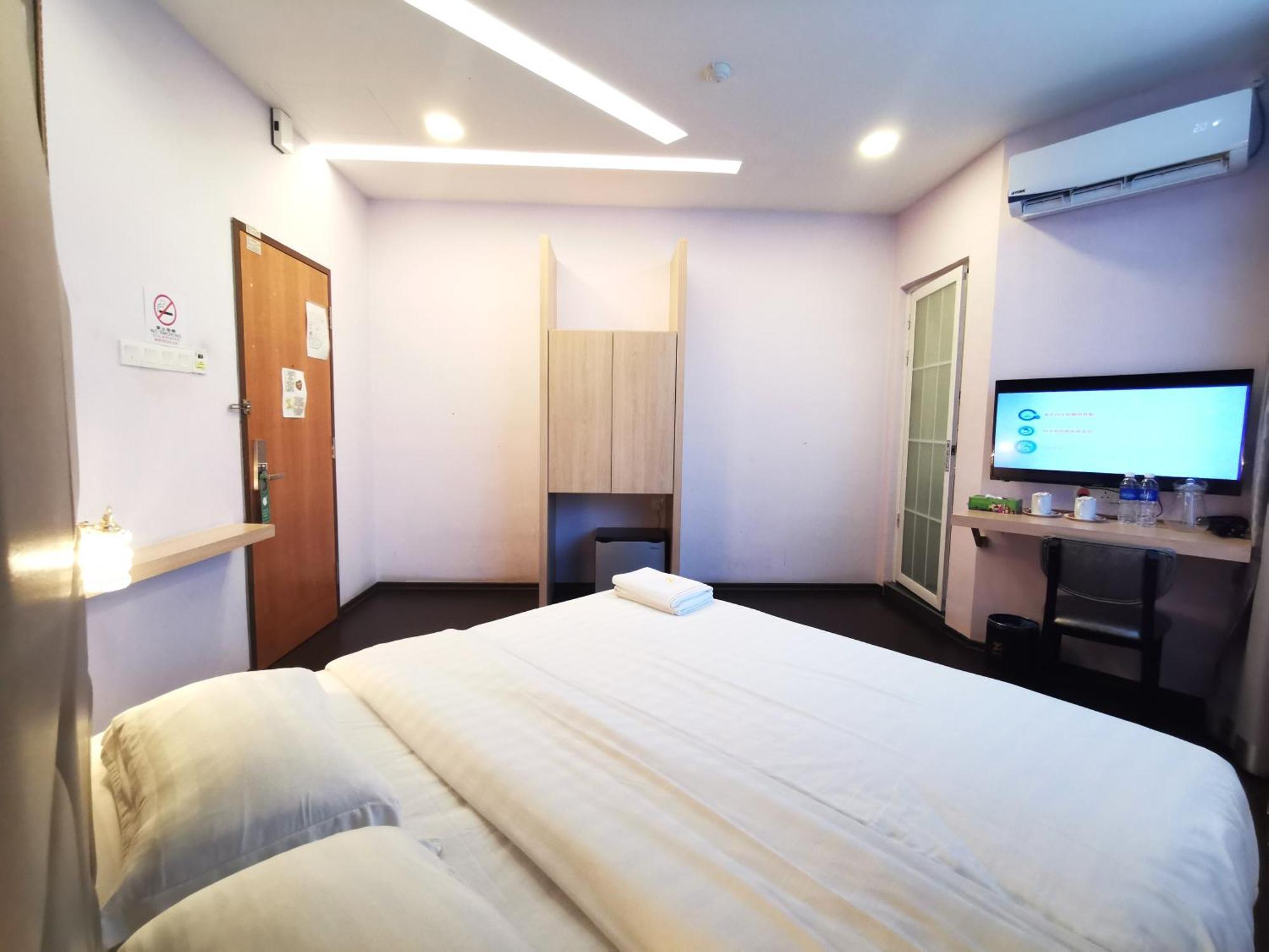 Zenz Hotel Kulai Kültér fotó
