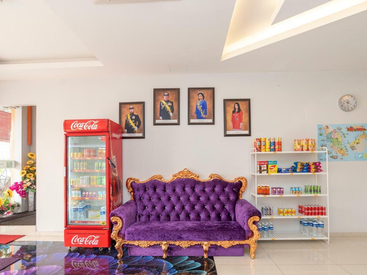 Zenz Hotel Kulai Kültér fotó